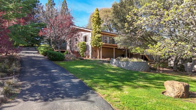 2087 American River Trl, Cool, CA 95614