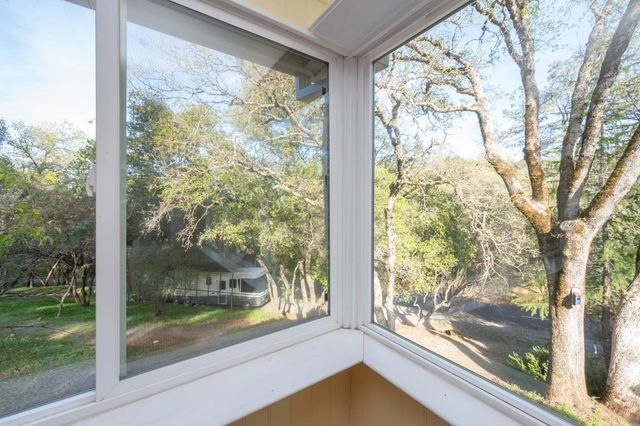 2087 American River Trl, Cool, CA 95614