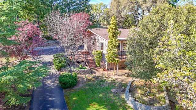 2087 American River Trl, Cool, CA 95614