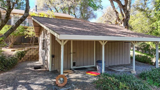 2087 American River Trl, Cool, CA 95614