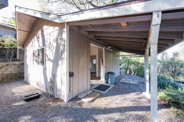 2087 American River Trl, Cool, CA 95614