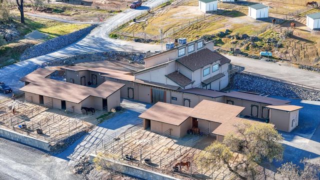 2087 American River Trl, Cool, CA 95614