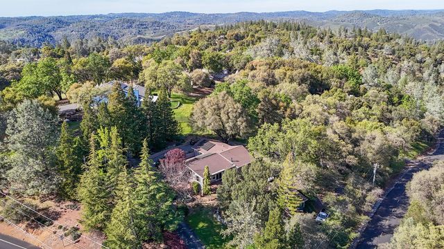 2087 American River Trl, Cool, CA 95614