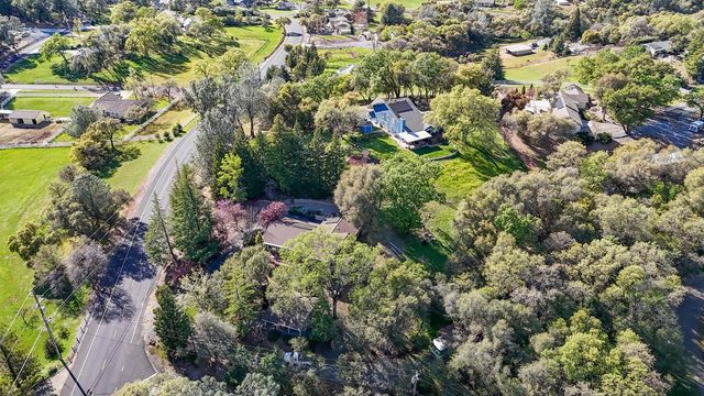 2087 American River Trl, Cool, CA 95614