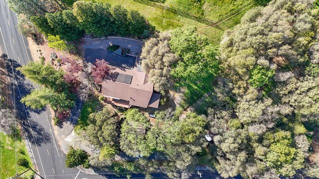 2087 American River Trl, Cool, CA 95614