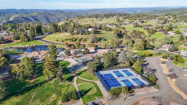 2087 American River Trl, Cool, CA 95614