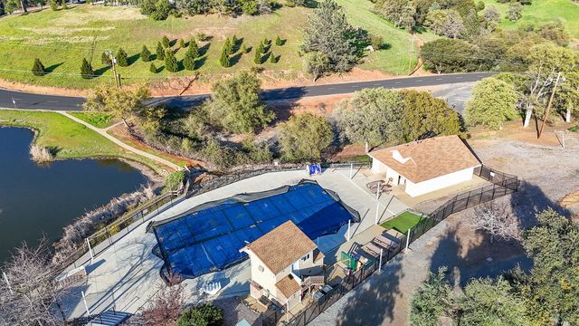2087 American River Trl, Cool, CA 95614