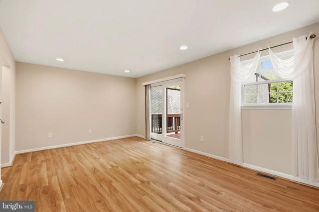 8 FOREST GLEN CT, Reisterstown, MD 21136