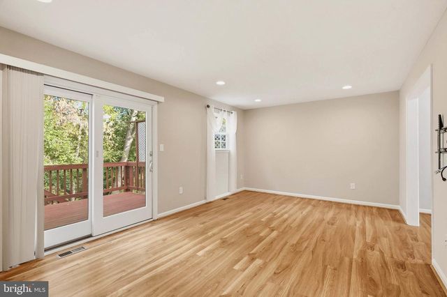 8 FOREST GLEN CT, Reisterstown, MD 21136
