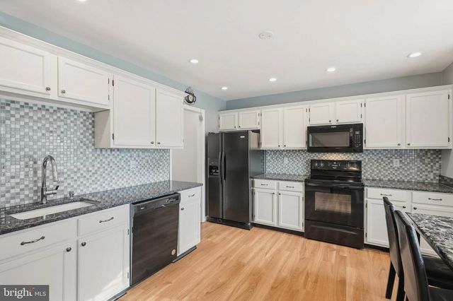 8 FOREST GLEN CT, Reisterstown, MD 21136