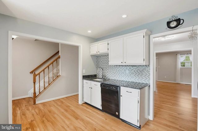 8 FOREST GLEN CT, Reisterstown, MD 21136