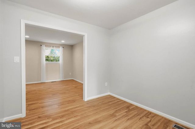 8 FOREST GLEN CT, Reisterstown, MD 21136