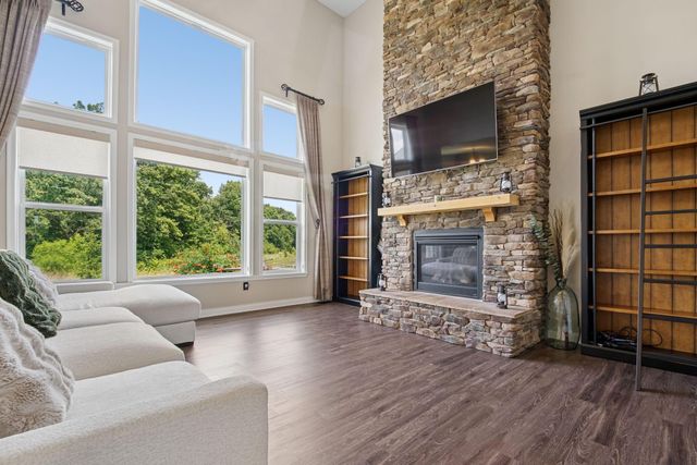 3438 Woodland Drive, Hilliard, OH 43026