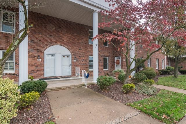 6 Castle Hill Road E, Agawam, MA 01001