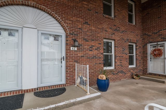 6 Castle Hill Road E, Agawam, MA 01001