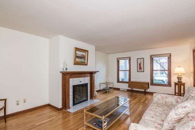 6 Castle Hill Road E, Agawam, MA 01001