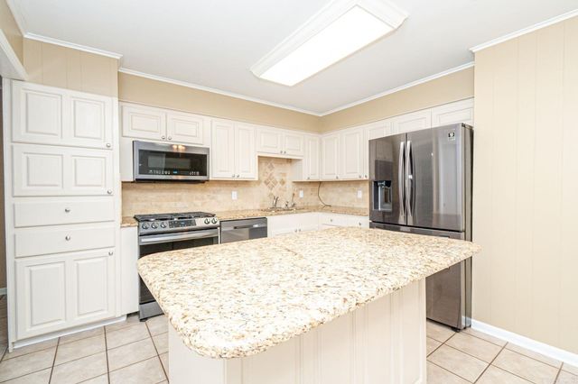 1222 Crestwood Dr., El Dorado, AR 71730