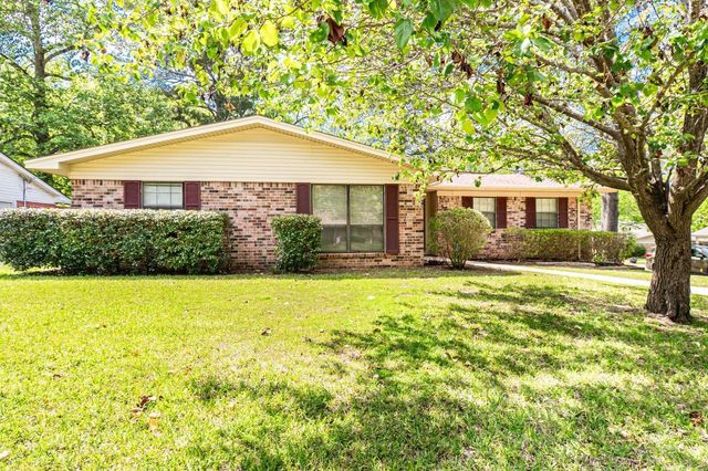 1222 Crestwood Dr., El Dorado, AR 71730