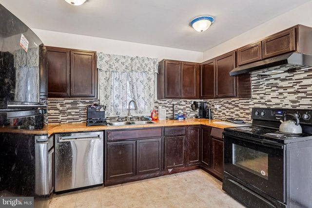 32 MILLBROOK DR, Willingboro, NJ 08046