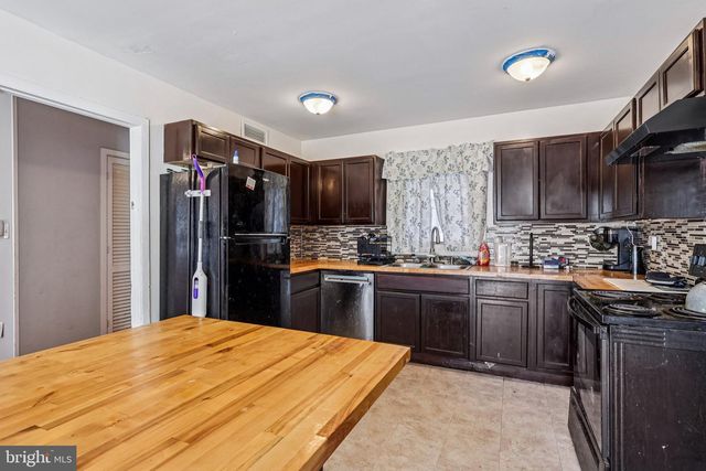 32 MILLBROOK DR, Willingboro, NJ 08046