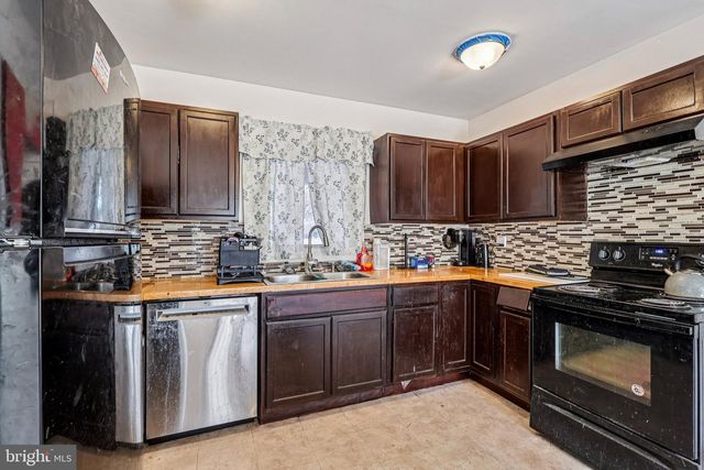 32 MILLBROOK DR, Willingboro, NJ 08046