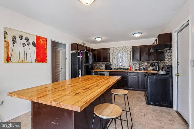 32 MILLBROOK DR, Willingboro, NJ 08046