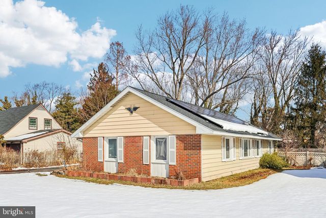 32 MILLBROOK DR, Willingboro, NJ 08046