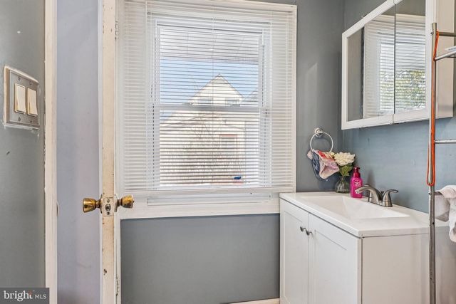 32 MILLBROOK DR, Willingboro, NJ 08046