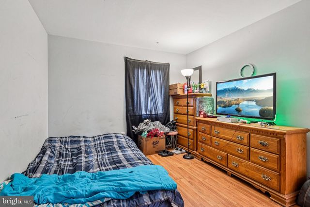 32 MILLBROOK DR, Willingboro, NJ 08046