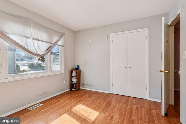 32 MILLBROOK DR, Willingboro, NJ 08046