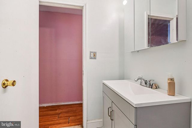 32 MILLBROOK DR, Willingboro, NJ 08046