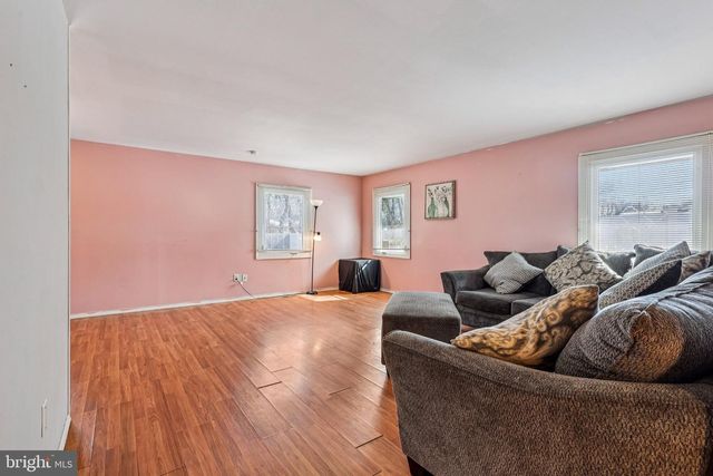 32 MILLBROOK DR, Willingboro, NJ 08046