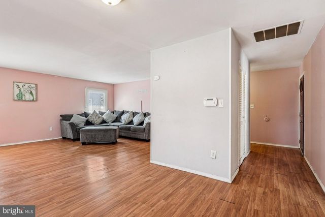 32 MILLBROOK DR, Willingboro, NJ 08046