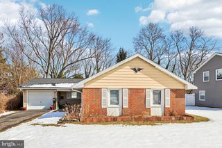 32 MILLBROOK DR, Willingboro, NJ 08046