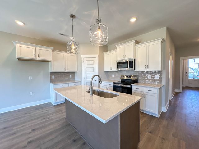 106 Turf Way Street, Gallatin, TN 37066