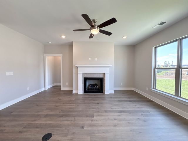 106 Turf Way Street, Gallatin, TN 37066