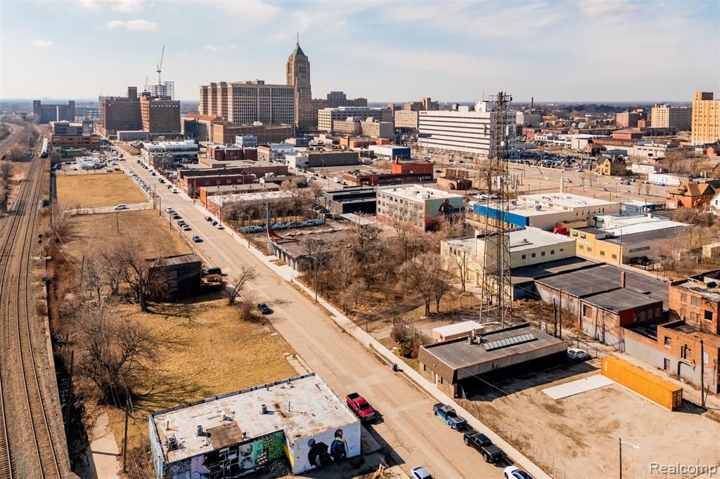 277 E Baltimore Street, Detroit, MI 48202