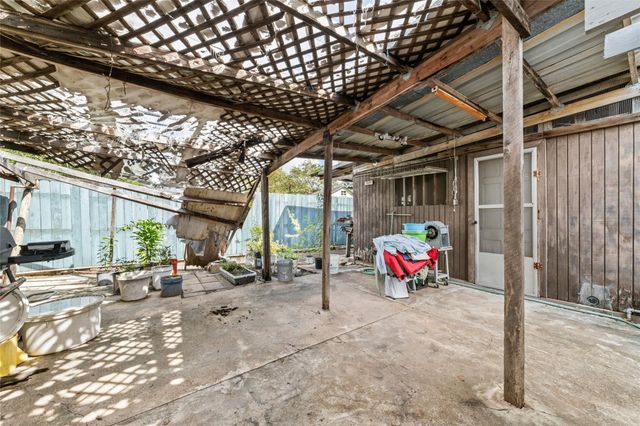 8023 Findlay Street, Houston, TX 77017