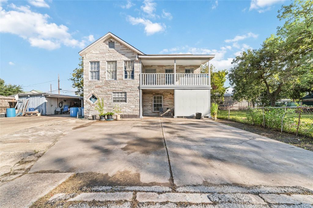 8023 Findlay Street, Houston, TX 77017