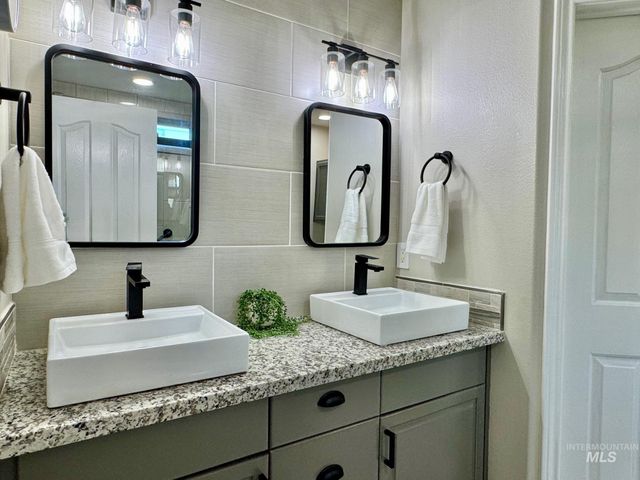 16825 N Darmady, Nampa, ID 83687