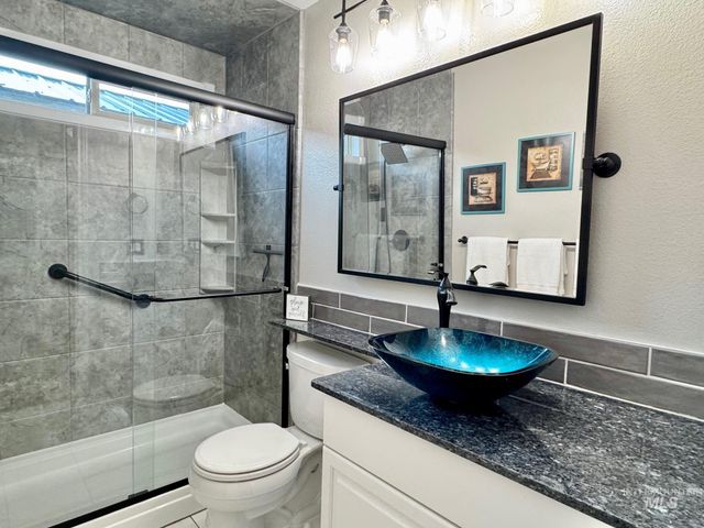 16825 N Darmady, Nampa, ID 83687