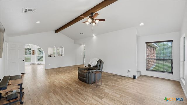 195 Cheyenne Lane, Kingsbury, TX 78638