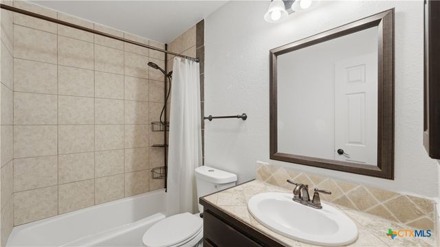 195 Cheyenne Lane, Kingsbury, TX 78638