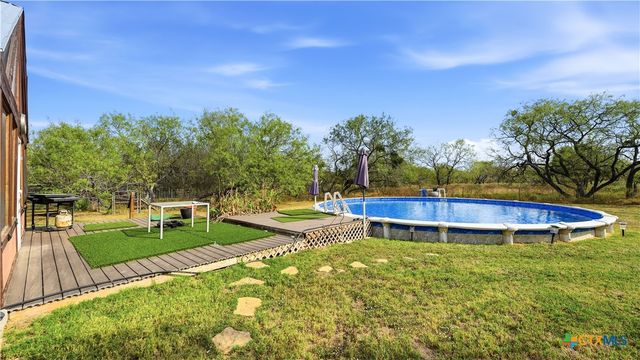 195 Cheyenne Lane, Kingsbury, TX 78638