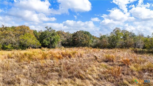 195 Cheyenne Lane, Kingsbury, TX 78638