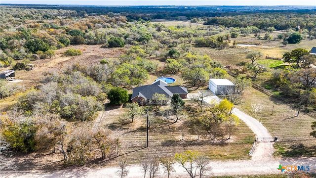 195 Cheyenne Lane, Kingsbury, TX 78638