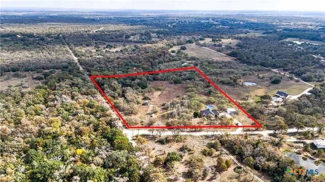 195 Cheyenne Lane, Kingsbury, TX 78638