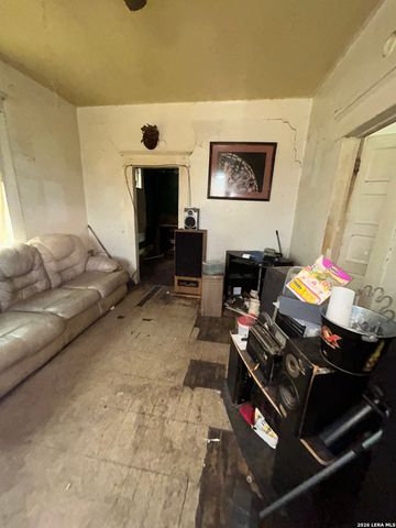 922 DENVER BLVD, San Antonio, TX 78210