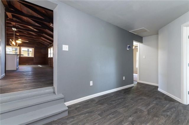 220 Bella Vista Drive, West Tawakoni, TX 75474