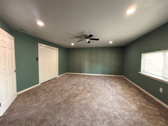 220 Bella Vista Drive, West Tawakoni, TX 75474